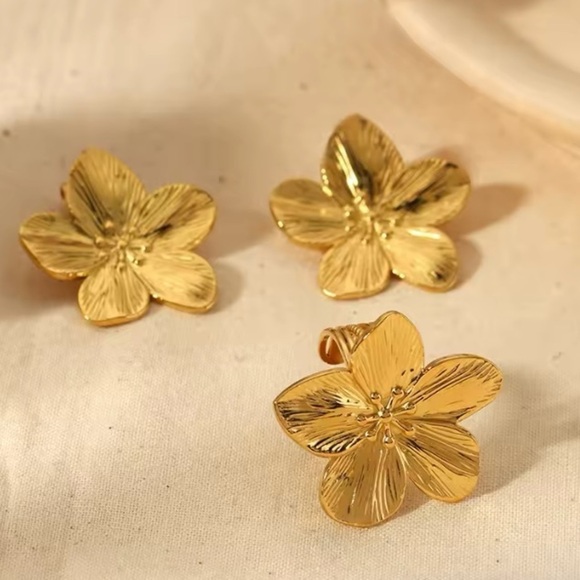 Vintage Gold Flower Earrings Ring Set - Picture 7 of 11